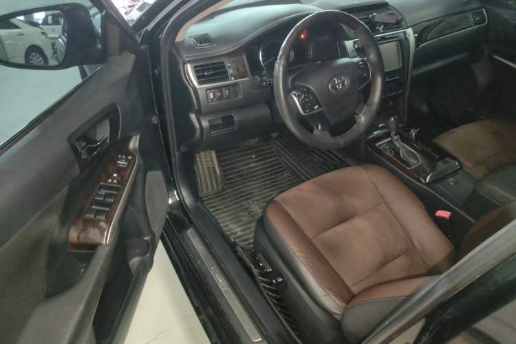 Used Toyota Camry 2016 2.5G 10th Anniversary Deluxe Navigation Edition Driver Seat