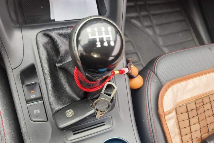 Used CHANGAN CS75 2016 2.0L Manual Luxury Version China V Standard
