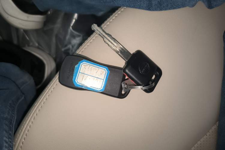 Used Dongfeng Junfeng E11K 2021 60.43 kWh Battery-Swap Version Vehicle Key