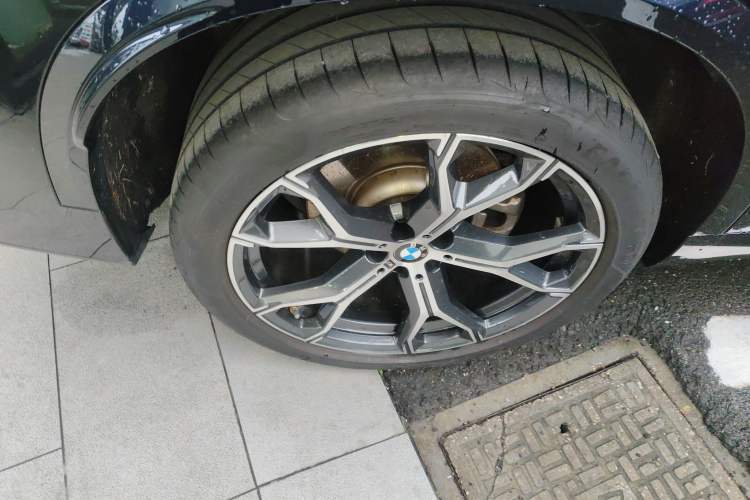 Used BMW X5 2023 xDrive 30Li Luxury M Sport Package Right Rear Wheel Hub