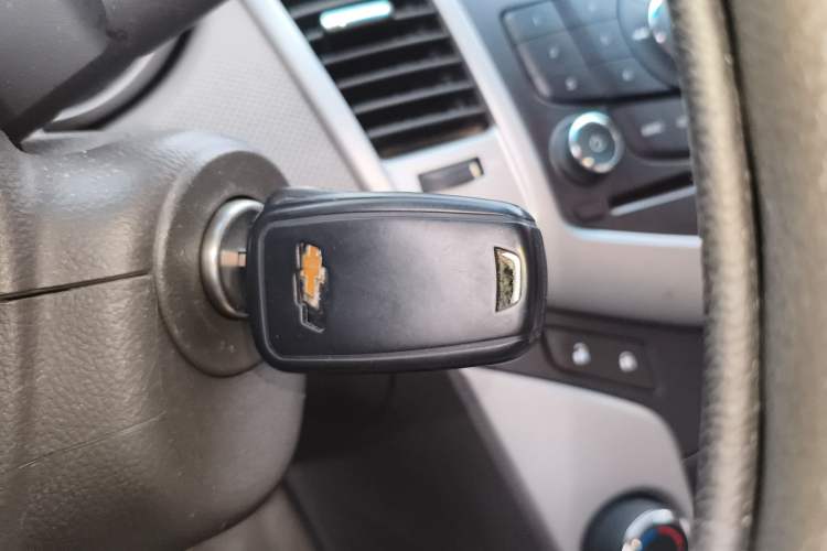 Used Chevrolet Cruze 2013 1.6L SE MT Vehicle Key