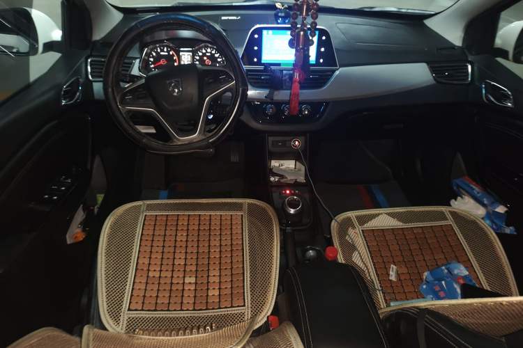 Used Baojun 310W 2018 1.5L Automatic Luxury Version China VI Emission Standard