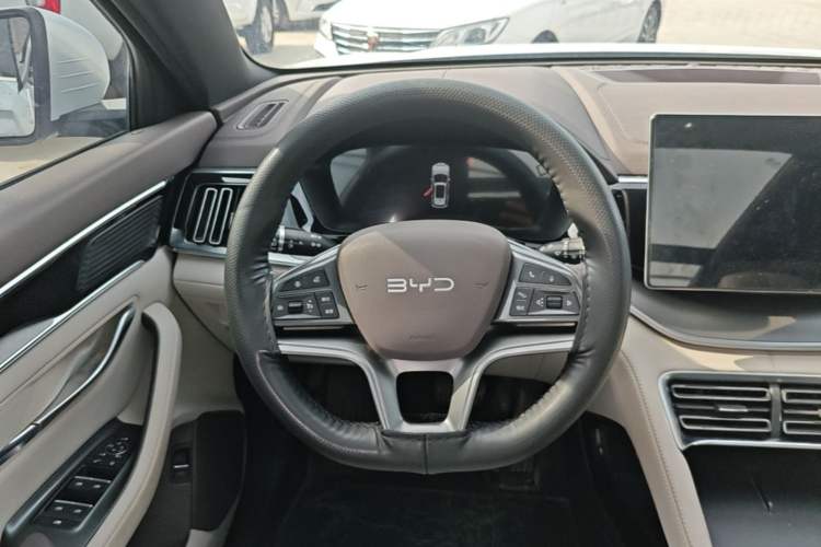 Used BYD Song PLUS New Energy 2025 DM-i 112KM Prestige Model Steering Wheel