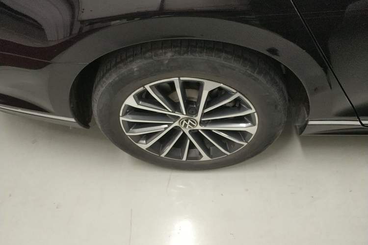 Used Volkswagen Magotan 2023 2 Million Units Limited Edition 330TSI DSG Leading Version
