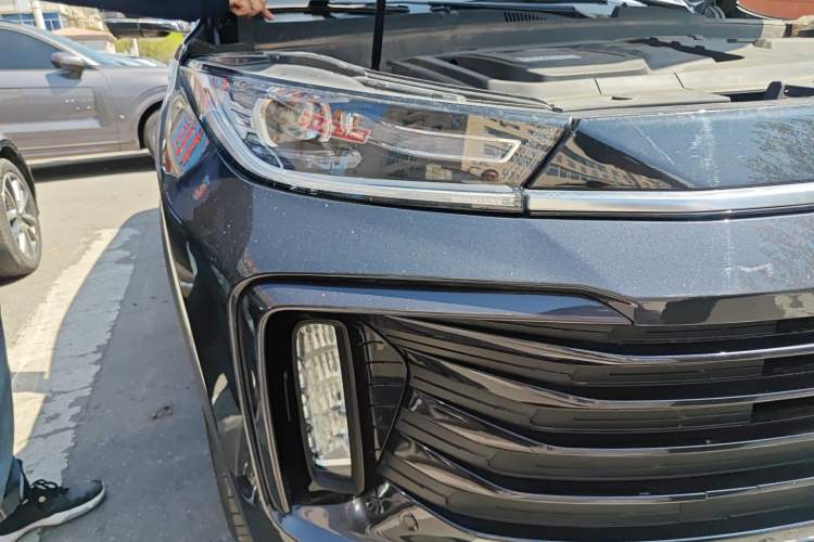 Used EXEED Lingyun 2023 400T Two-Wheel Drive StarRui Pro Edition Right Front Headlight