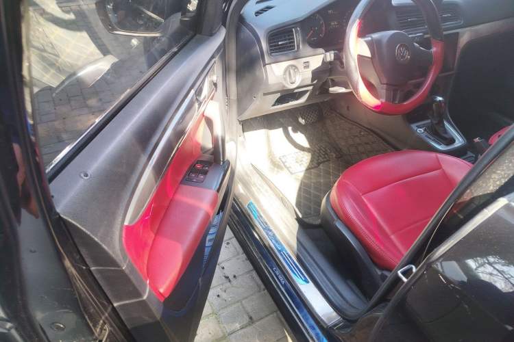 Used Volkswagen Lavida 2013 Revised Classic 1.6L Automatic Fashion Edition Driver Seat