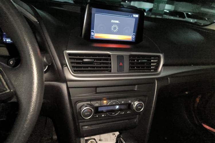 Used Mazda 3 Axela 2017 Sedan 1.5L Automatic Luxury Model China VI Standard