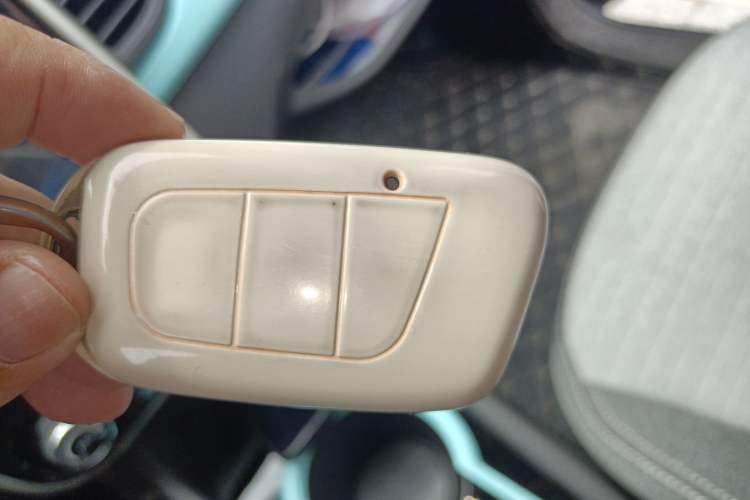 Used Chery QQ Little Ant 2021 150 000 Yuan Ant Fan Edition New Ant Cool Version Lithium Iron Phosphate Vehicle Key