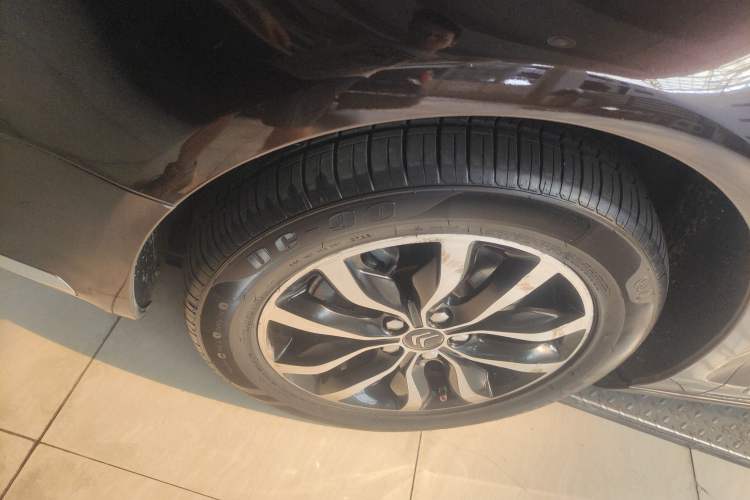 Used Citroen C5 2014 1.6T Automatic Prestige Model Left Front Wheel Hub