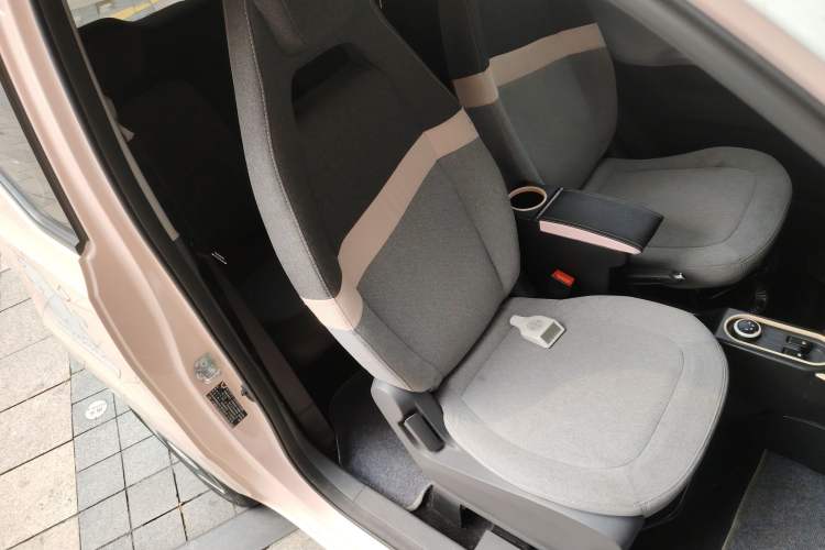 Used Wuling Hongguang MINIEV 2021 Macaron Premium Model – Lithium Iron Phosphate Right Front Seat