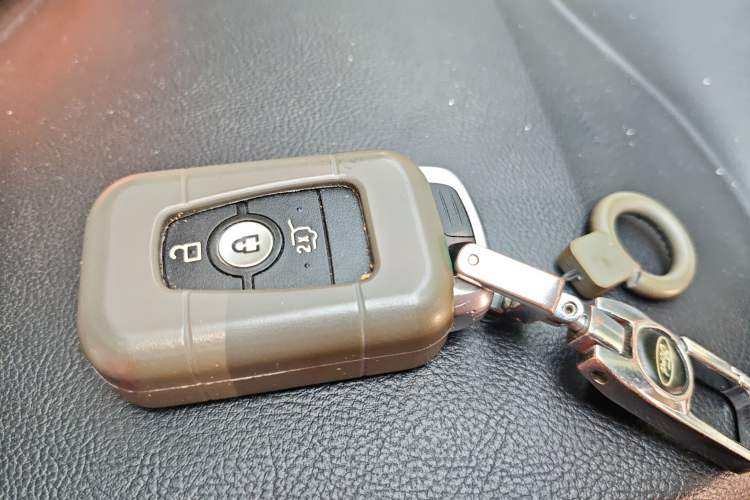 Used Ford Edge 2020 EcoBoost 245 Two-Wheel Drive Titanium 7-Seater Vehicle Key