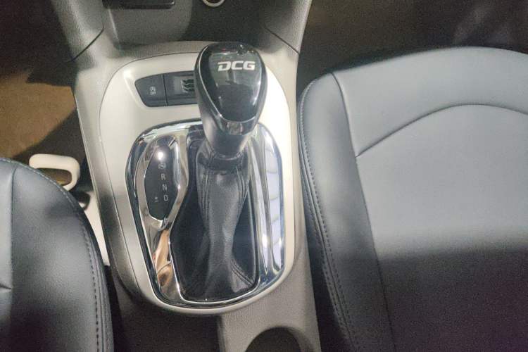 Used Chevrolet Cruze 2016 1.5L Automatic Stylish Sunroof Version Gear Lever