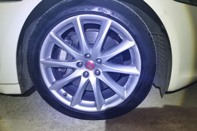 Used Jaguar XJ 2014 XJL 3.0 SC Four-Wheel Drive Panoramic Business Edition
