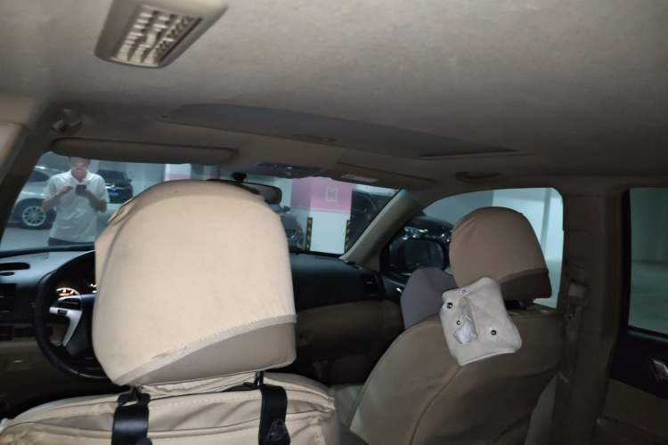 Used Toyota Highlander 2012 2.7L Two-Wheel Drive 7-Seater Luxury Edition Headliner