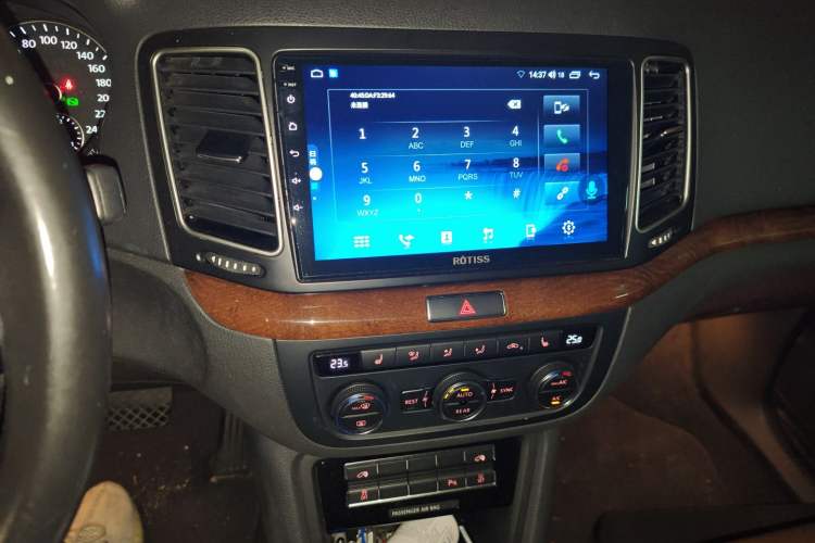 Used Volkswagen Sharan 2015 1.8TSI Comfort Model
