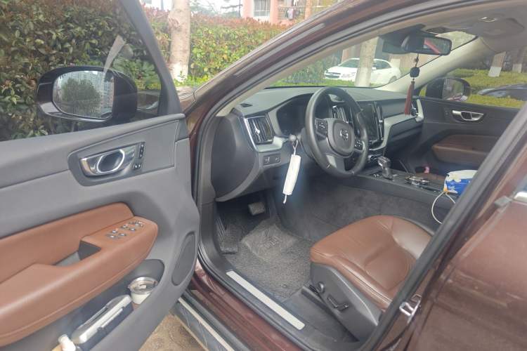 Used Volvo XC60 2020 T5 4x4 Zhiyi Luxury Edition
