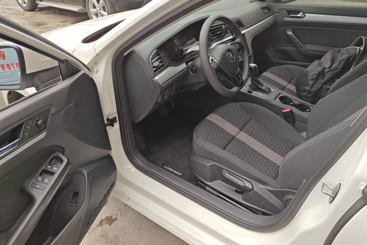 Used Volkswagen Lamando 2019 230TSI DSG Fashion Edition China VI Driver Seat