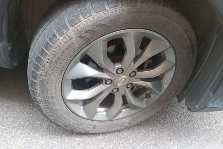 Used GAC Trumpchi GS3 2017 200T Automatic Elite Edition Right Front Wheel Hub