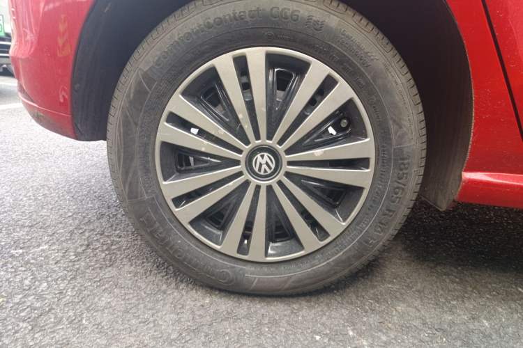 Used Volkswagen Polo 2014 1.4L Manual Fashion Edition