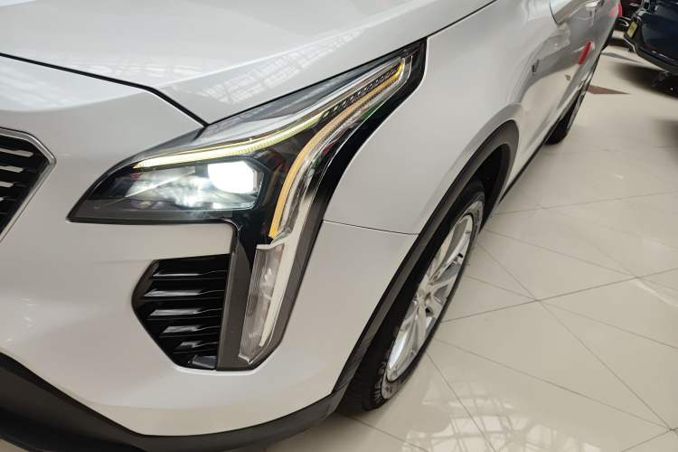 Used Cadillac XT4 2018 28T Two-Wheel Drive Tech Version