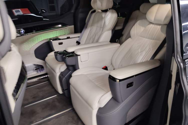 Used Zeekr 009 2022 WE Edition Left Rear Seat