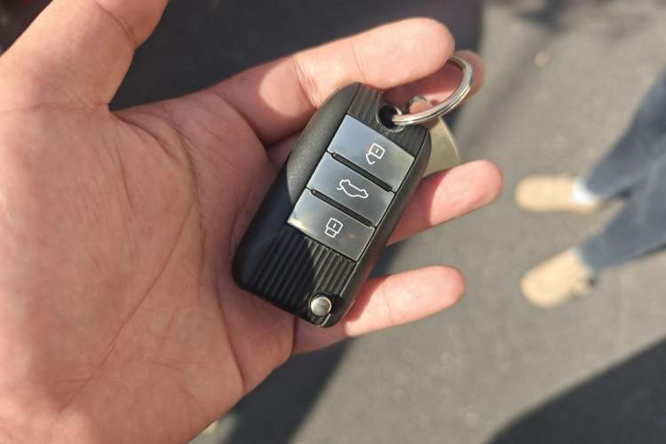 Used Roewe i6 2017 16T Automatic Connected Smart Edition
