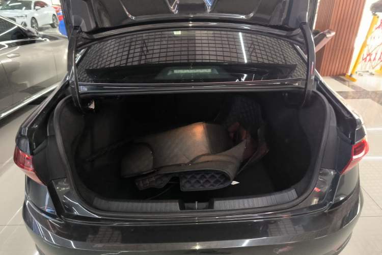 Used Volkswagen Sagitar 2019 280TSI DSG Comfort Version China VI Standard Trunk