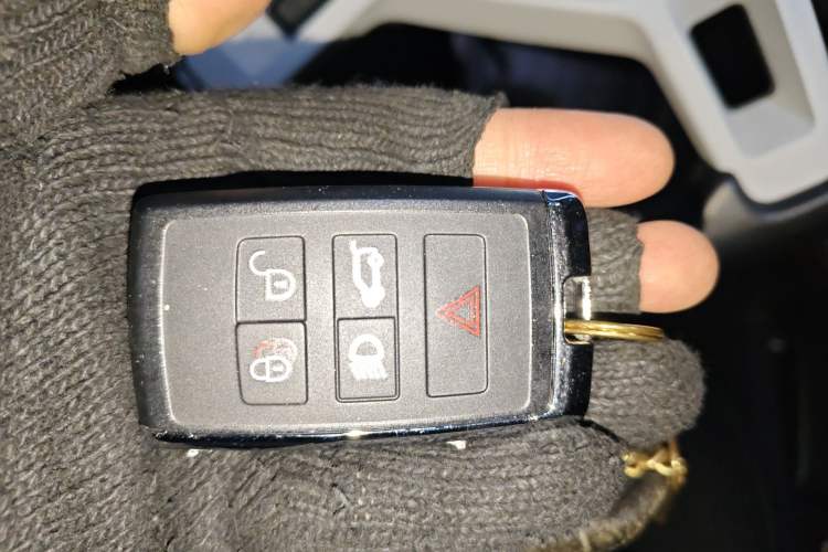 Used Land Rover Defender 2022 110 P400 X-DYNAMIC HSE Vehicle Key