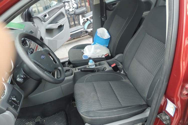 Used Ford Focus 2013 Hatchback Classic 1.8L Automatic Base Model
