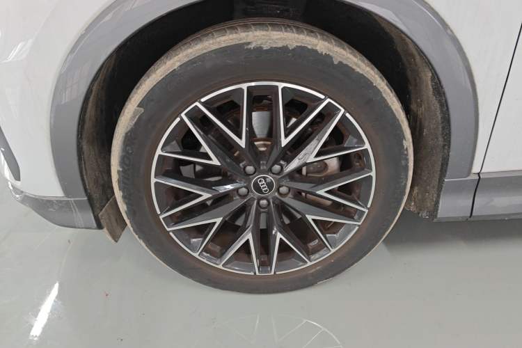 Used Audi Q5 e-tron 2023 40 e-tron Starry Edition Mecha Kit