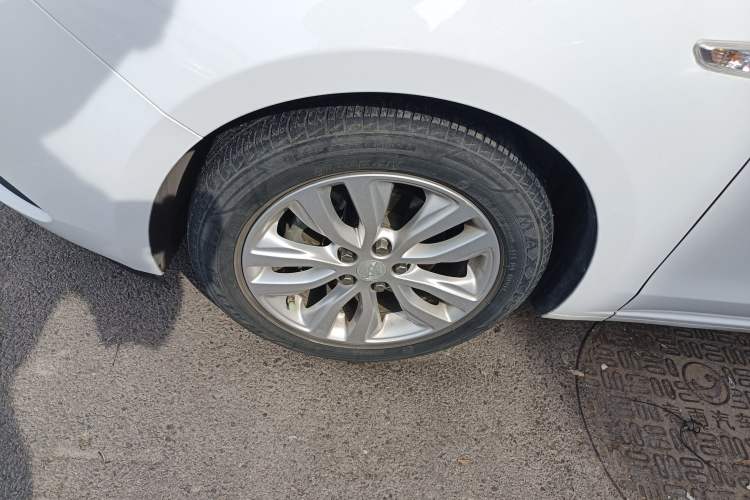 Used Buick GT 2021 Revised Version Flagship 1.5L Automatic Elite Edition Left Front Wheel Hub