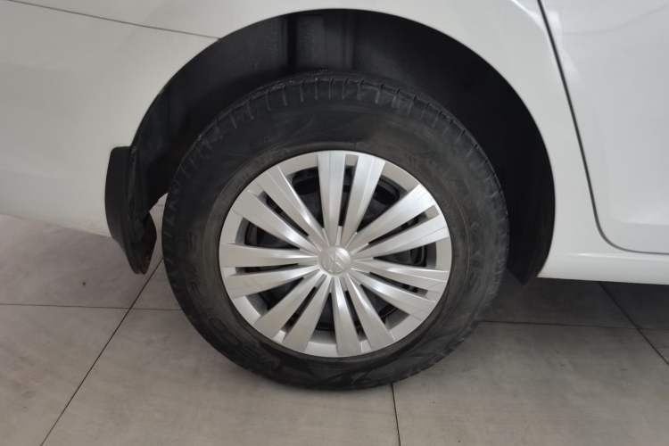 Used Volkswagen Santana 2021 1.5L Manual Fashion Edition Right Rear Wheel Hub