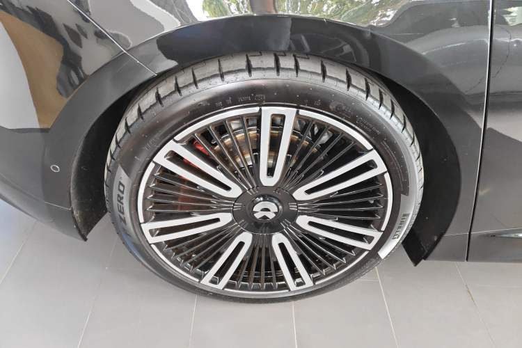 Used Nio ET9 2025 100kWh Signature Edition Exterior 5