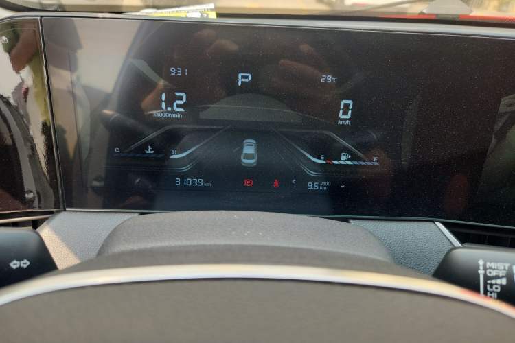 Used Bestune B70 2021 1.5T Automatic Enjoyment Model Odometer Close Up