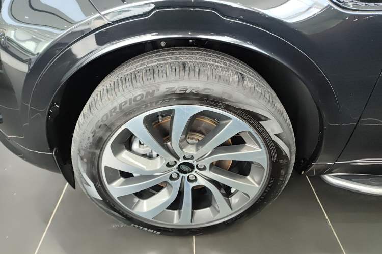 Used Land Rover Discovery Sport New Energy 2022 Facelifted P300e Plug-in Hybrid Electric Version