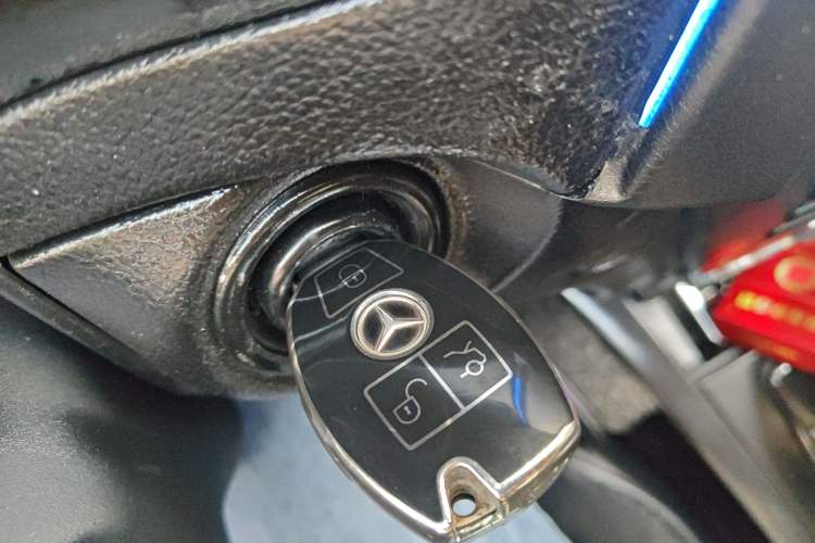 Used Mercedes-Benz C-Class 2010 C 180K Classic model
