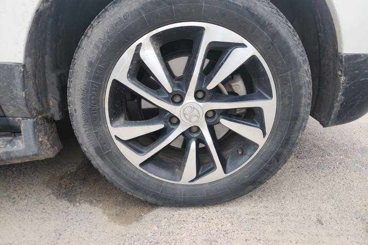 Used BAIC Senova X55 2016 1.5L Manual Comfort Version Right Front Wheel Hub