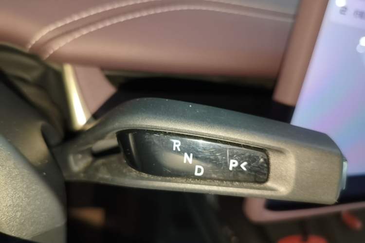 Used Xiaomi Auto SU7 2024 Four-Wheel Drive Ultra-Long Range Advanced Intelligent Driving Max Edition Gear Lever