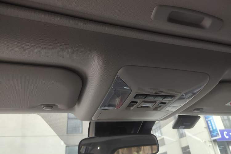 Used Toyota RAV4 2020 Dual-Engine 2.5L E-CVT Two-Wheel Drive Elite Edition Headliner