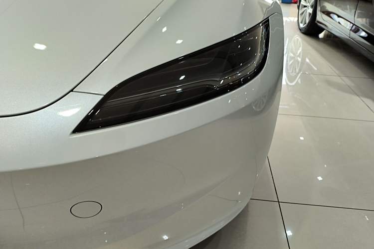 Used Tesla Model 3 2025 Rear-Wheel-Drive Version
