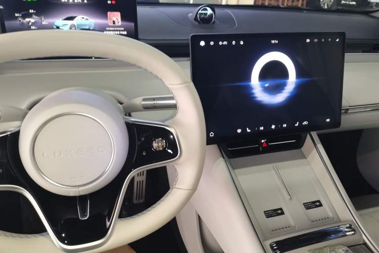 Used Hima Luxeed S7 2025 785 km Ultra