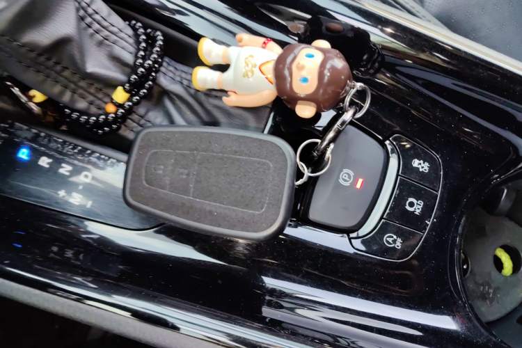 Used Toyota IZOA 2020 2.0L Yichi Version