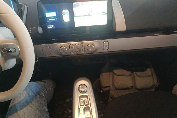 Used CHANGAN NEVO Lumin 2026 Model Treasure Edition 205km Passionate Beige Ningde Gear Lever