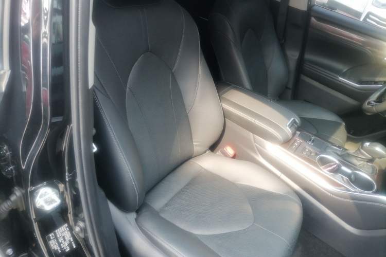 Used Toyota Highlander 2022 Dual-Engine 2.5L Four-Wheel Drive Supreme Edition 7-Seater Right Front Seat