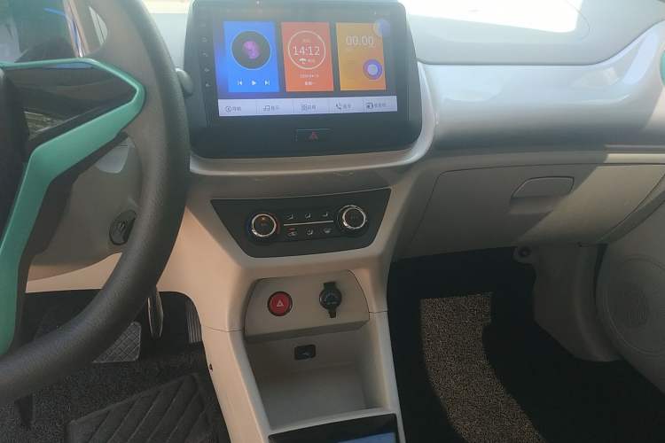 Used JMEV Xiao Qilin 2023 Joyful Edition 201km Comfort Model Audio And AC Panel