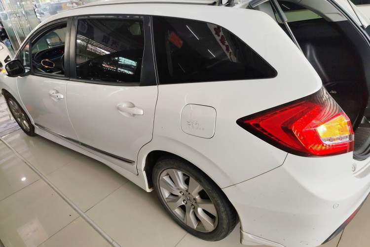 Used Honda Jade 2014 1.8L Automatic Comfort Elite Version 5 Seats
