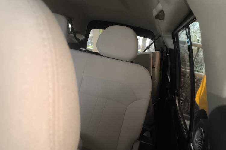 Used FORTHING Lingzhi 2023 M5L 1.6L Base Model 7 Seats Left Rear Seat