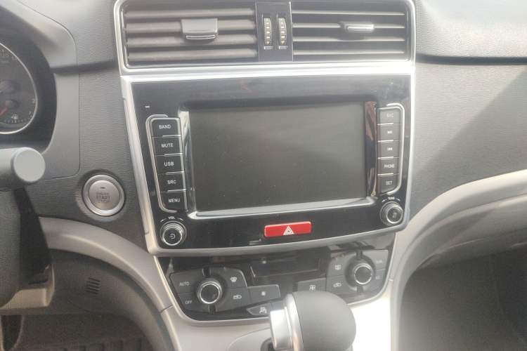 Used Haval M6 2019 1.5T DCT Two-Wheel Drive Elite Version China VI Standard
