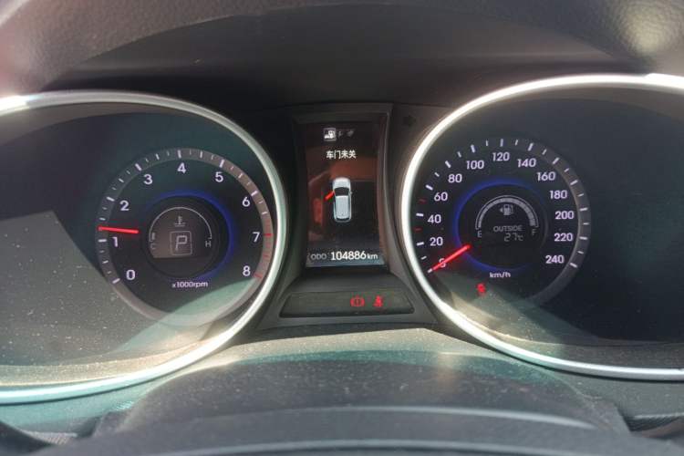 Used Hyundai Santa Fe 2015 2.0T Automatic Two-Wheel Drive Smart Version 5 Seats