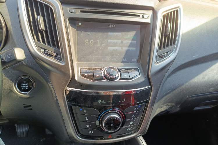 Used CHANGAN CS75 2014 2.0L Manual Leading Version China IV Standard